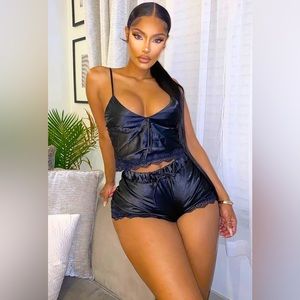 ✨HOST PICK✨ SATIN PAJAMA SET✨🚨SOLD OUT🚨